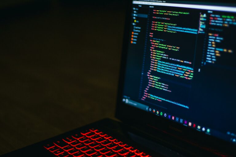 Laptop mit Code